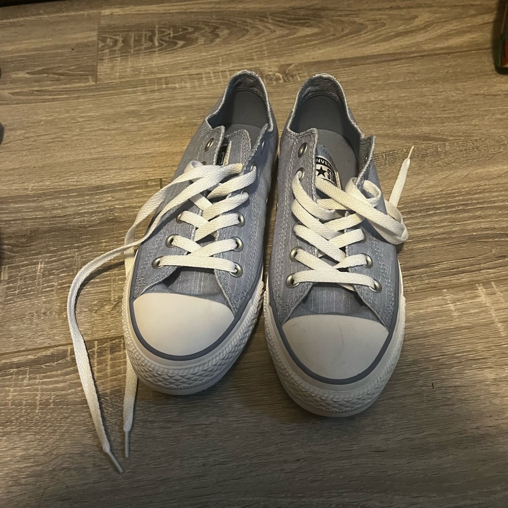 light blue Jean low top converse